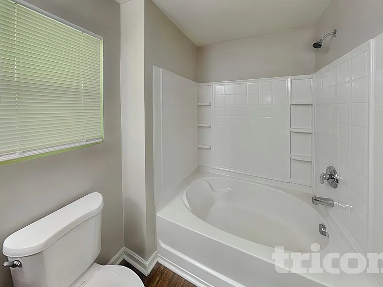 5633 Idlewild Rd N — Photo 9