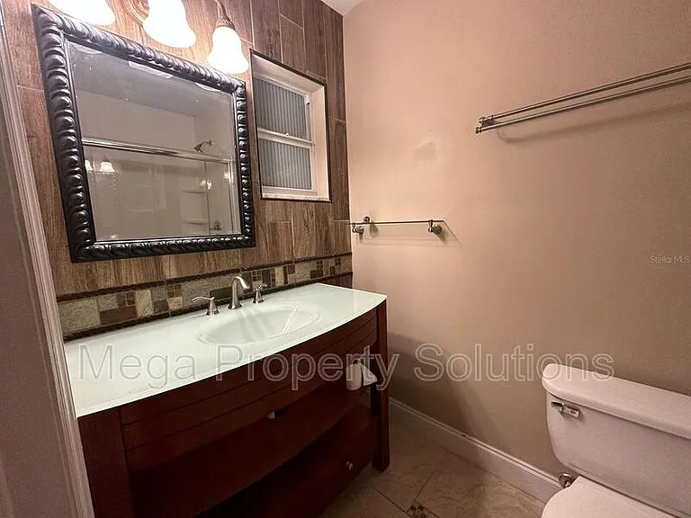 104 W Brentridge Dr #1 — Photo 17