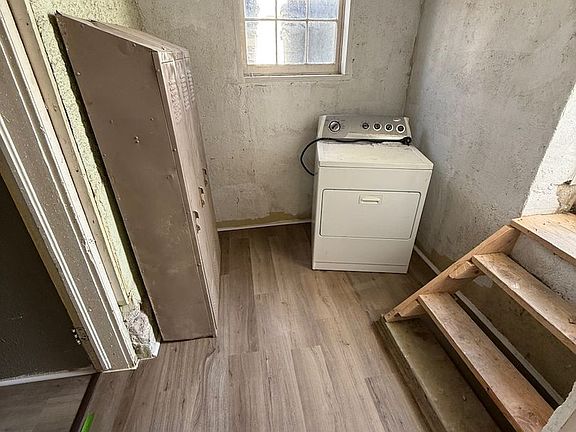 5th image of 825 N Broadway Ave #2