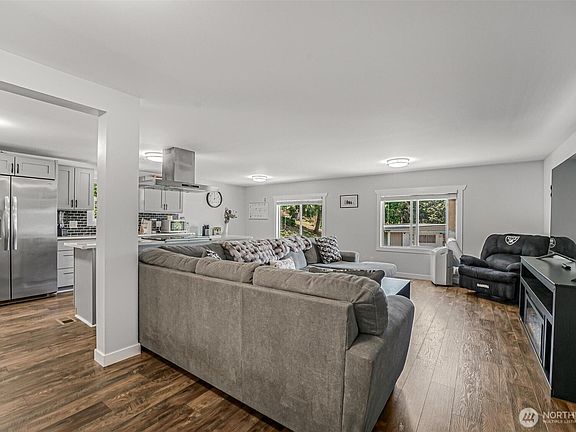 4th image of 6622 146th Street SW #10