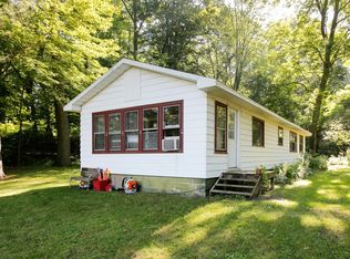 9480 Lakeview Dr, Delton, MI 49046