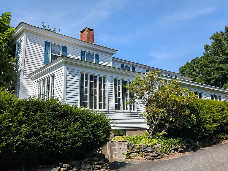 608 S Pleasant St — Photo 8