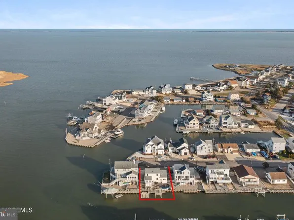 1407 Hilo Bay Dr, Forked River, NJ 08731