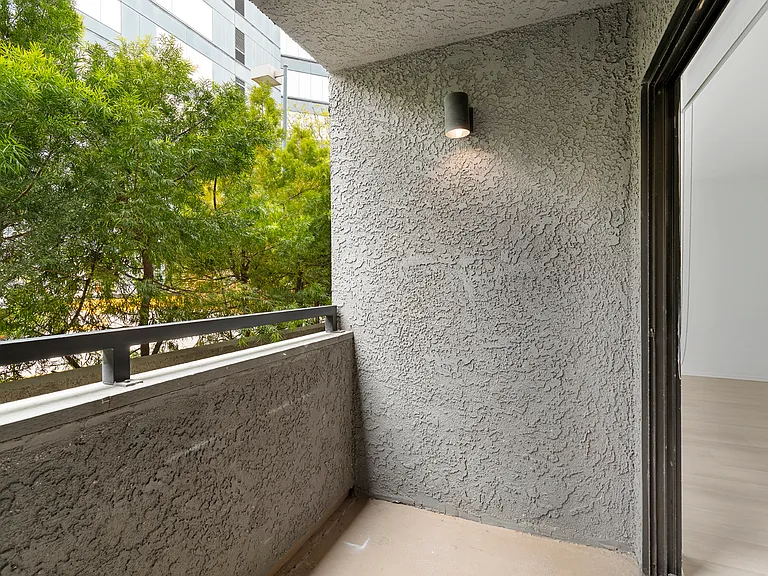 1222 Amherst Ave — Photo 17