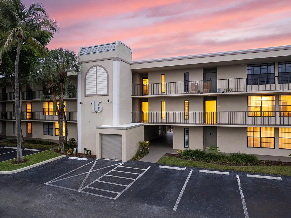 16 Royal Palm Way #205