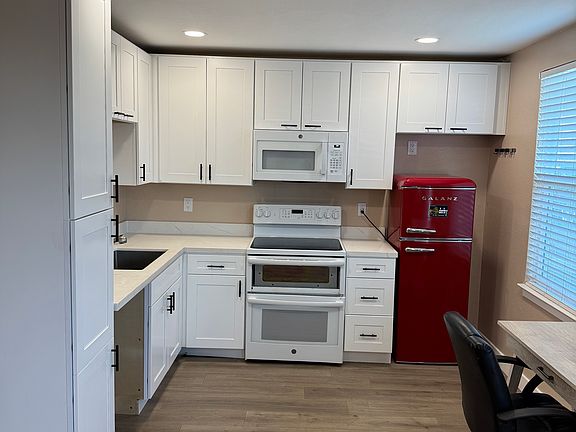 3rd image of 4418 Olive Ave Studio Adu