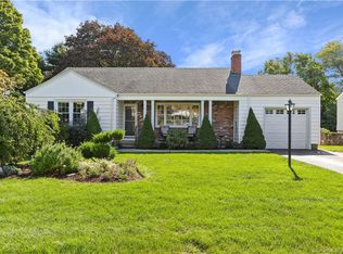 20 Thorburn Ave, Trumbull, CT 06611