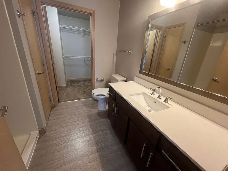 Venture Luxury High Rise — Photo 265