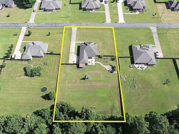 2nd image of 128 Eagle Point Rd