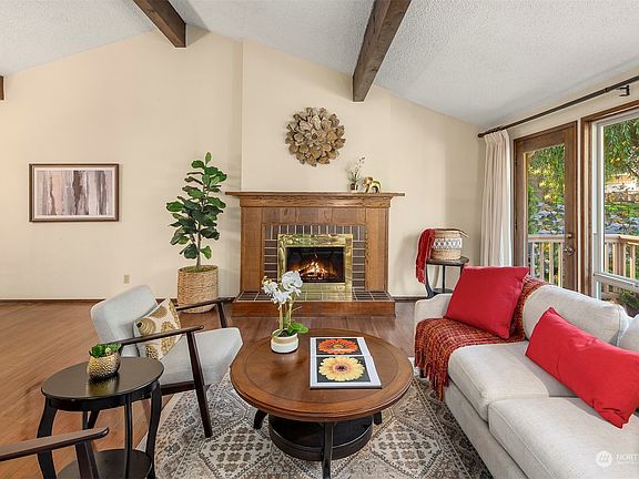 4th image of 3424 175th Avenue NE