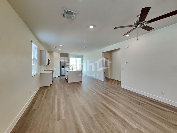 5th image of 826 English Primrose St