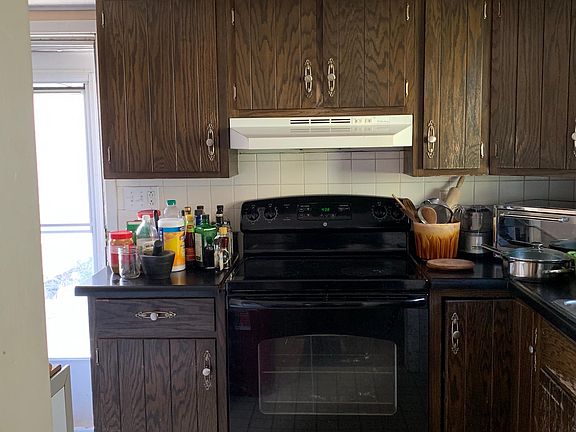 5th image of 209 E Vermilya Ave