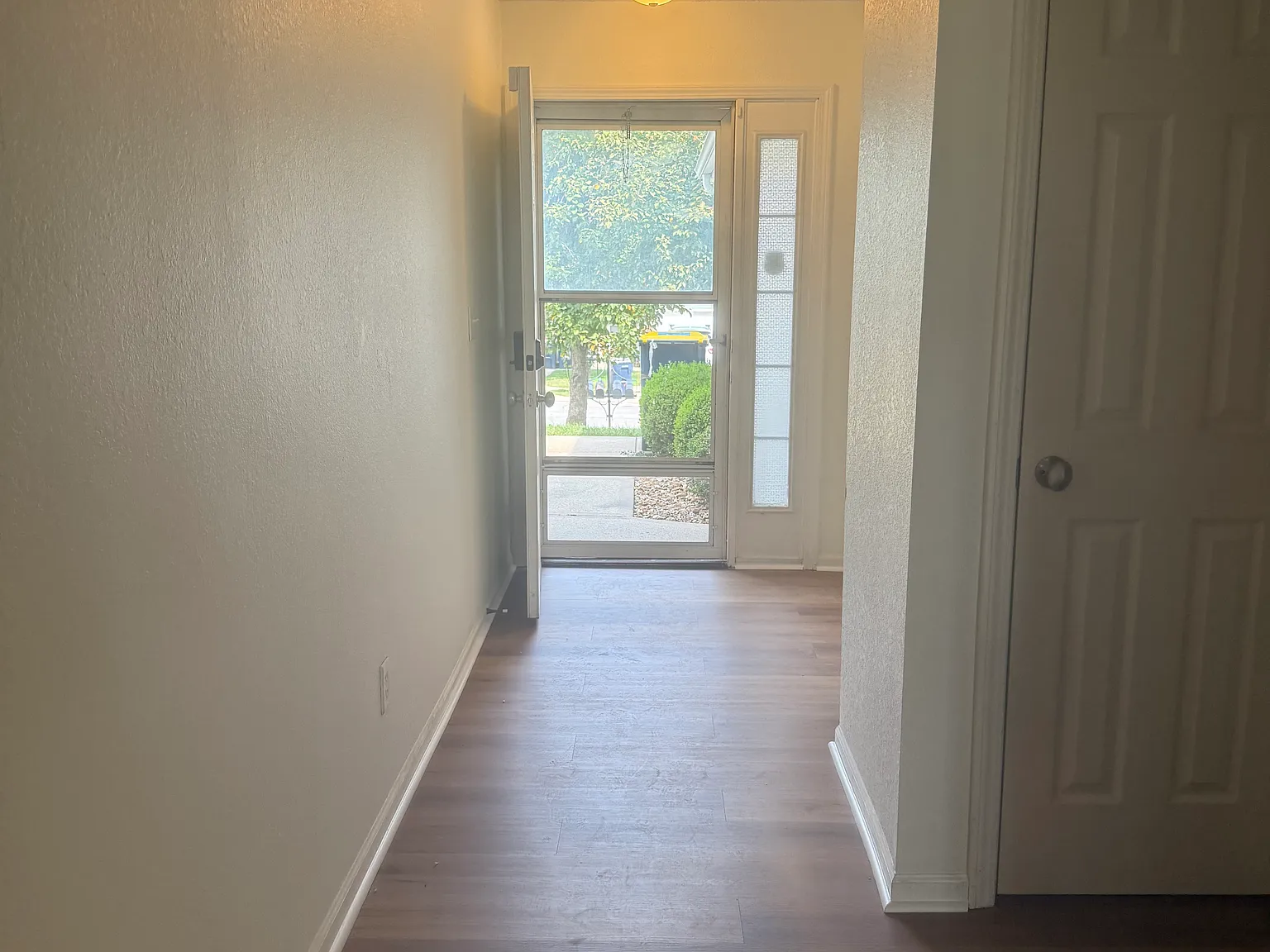 2 bed, 1253 sqft, $1,595 — Photo 2
