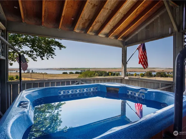 370 Lakeview Drive, Burbank, WA 99323