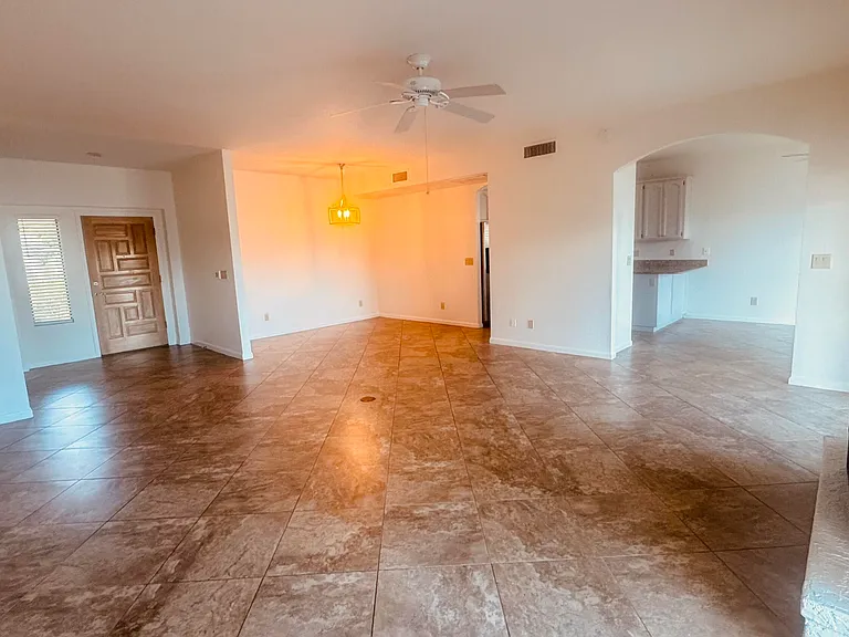 6707 E Kelton Ln — Photo 3