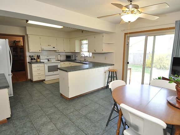 4th image of 9813 Grandview Ave