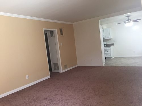 1st image of 6225 Reseda Blvd APT 13