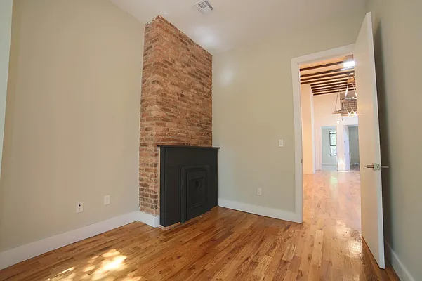 Rented by EXR | media 18