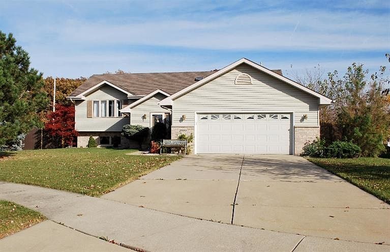 1st image of 2893 Hillcrest Dr