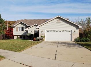 2893 Hillcrest Dr, Dyer, IN 46311