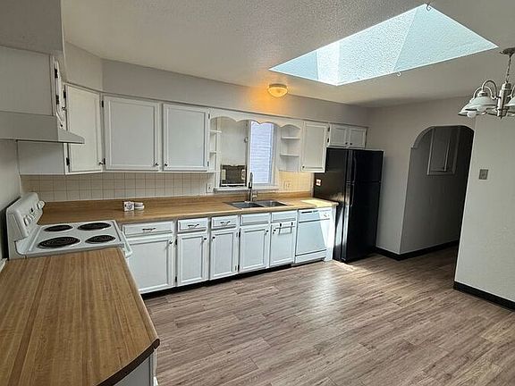 4th image of 1526 N Lowell Blvd