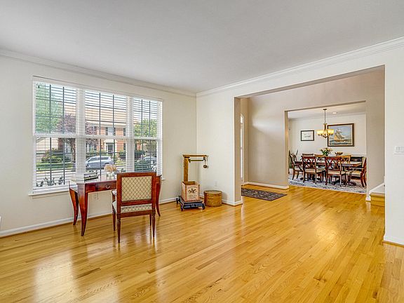 4th image of 6758 Edge Cliff Dr
