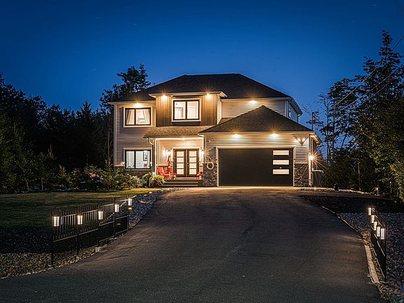 2nd image of 456 Magenta Dr