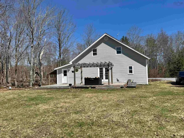 4149 Woodstock Rd, Lunenburg, NS B0J 2E0