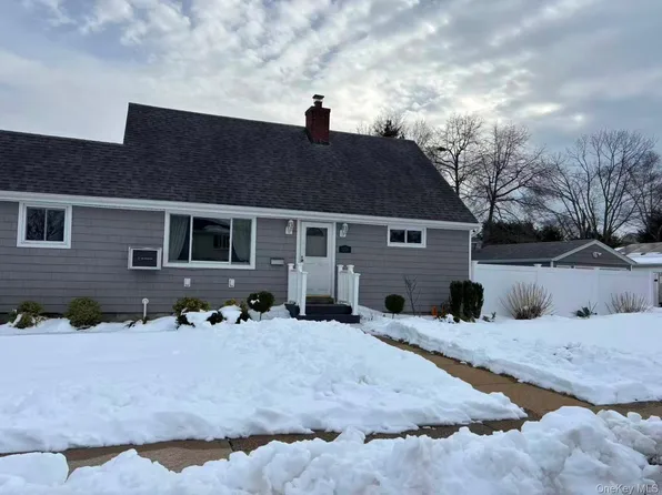 3700 Alcona Street, Seaford, NY 11783