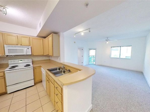 6001 SW 70th St APT 217