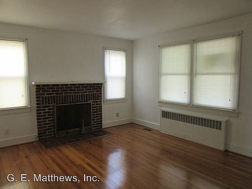3rd image of 1140 Arlington St