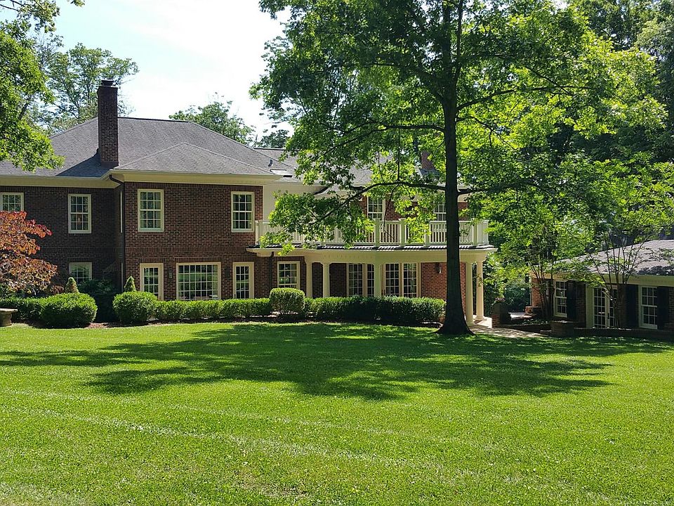 2nd image of 4412 Sheppard Pl