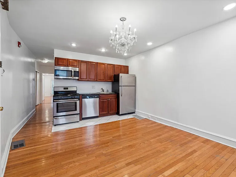 912 Snyder Ave #1 — Photo 1