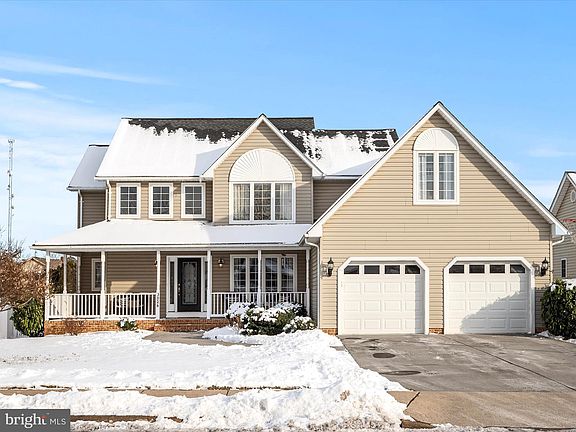2nd image of 3026 Saratoga Dr