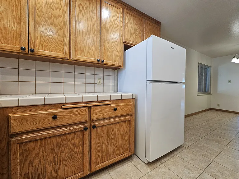 284 Grove Way — Photo 4