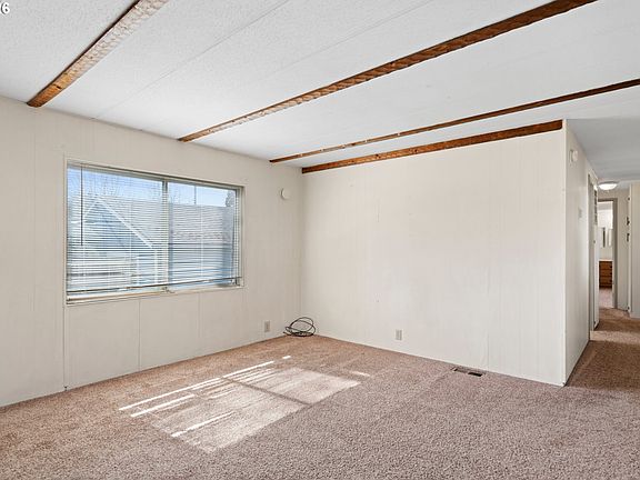 3rd image of 1566 Laura St