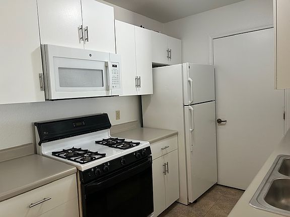 5th image of 4617 N Park Ln #4617