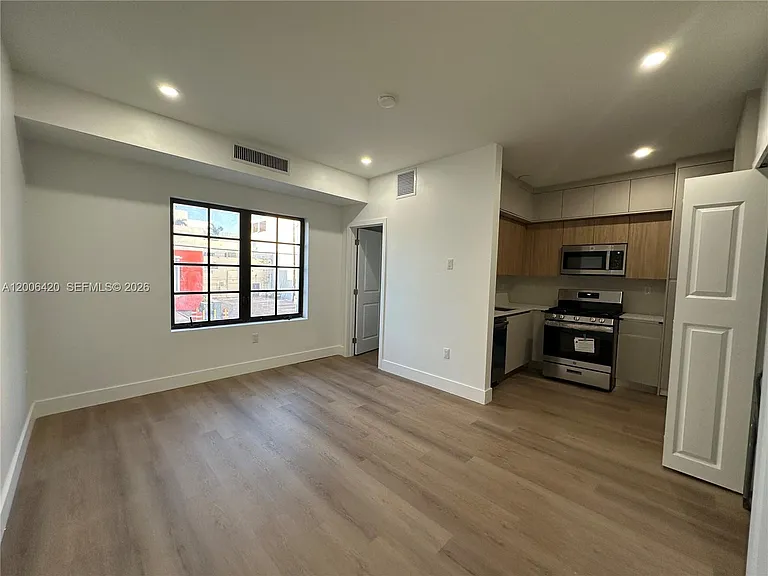 1619 Jefferson Ave #16 — Photo 5