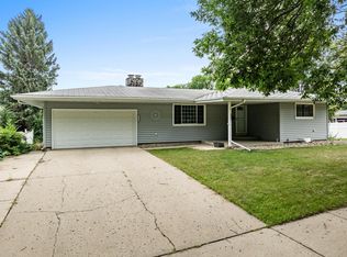 2205 8th Ave NW, Minot, ND 58703