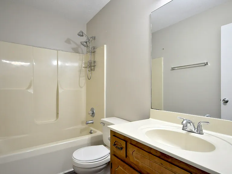 460 Martha Ln #C — Photo 19