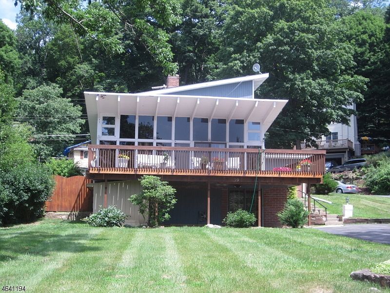 1st image of 39 Lake Shore Dr