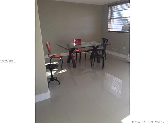 3rd image of 1145 Normandy Dr #400