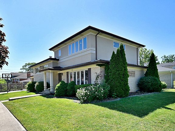 2nd image of 921 Greendale Ave