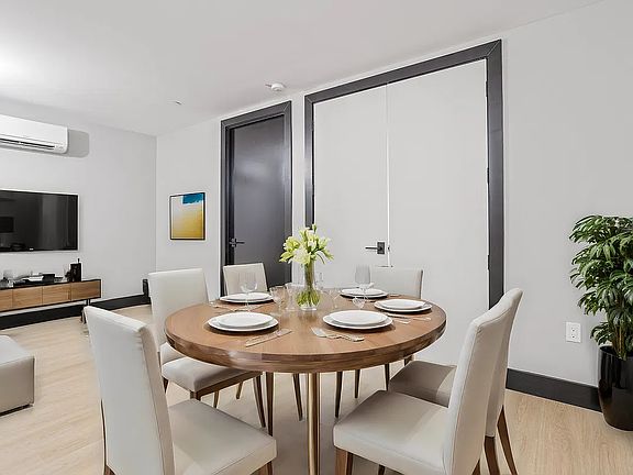 5th image of 250 Winthrop St #8M