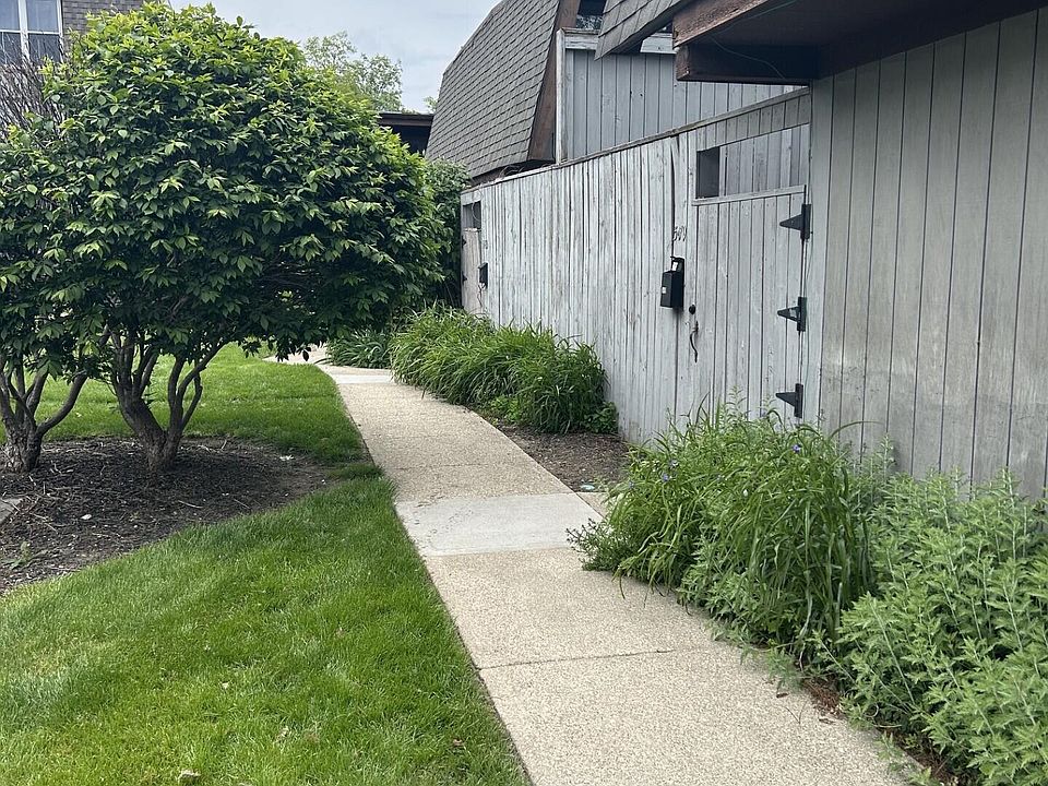 2nd image of 5479 Worthington Forest Pl E