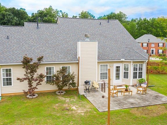 3rd image of 1744 Bennett Dr
