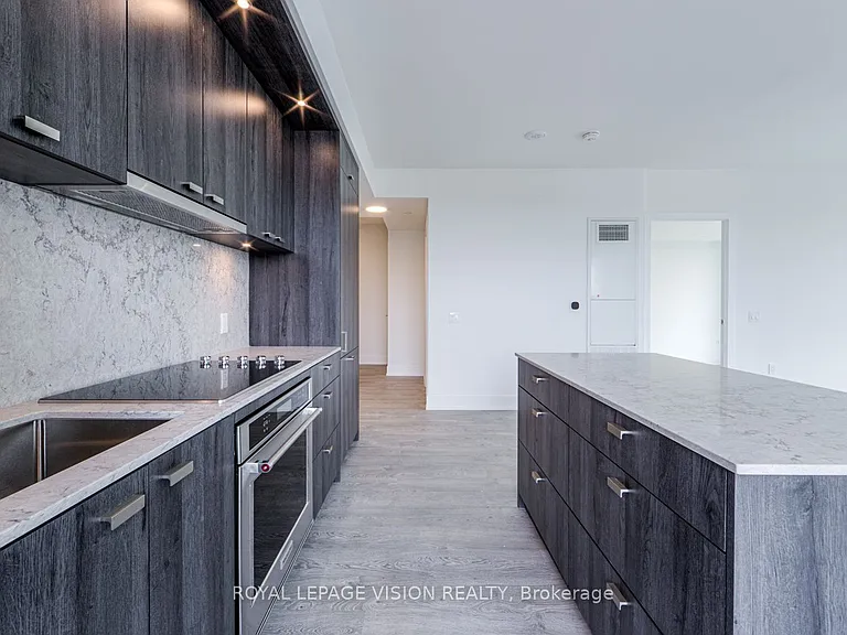 858 Dupont St #604 — Photo 6
