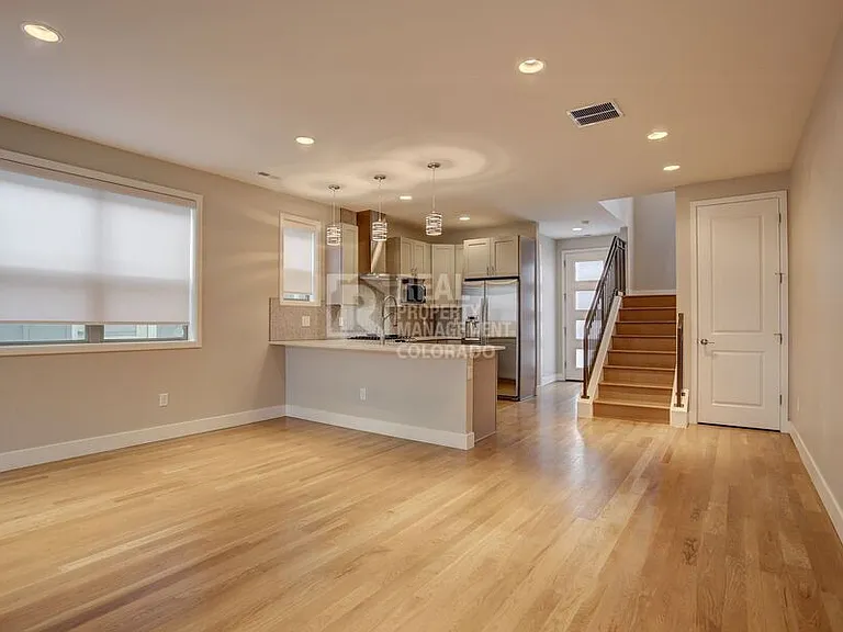 1227 N Perry St — Photo 10