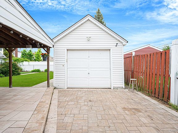 3rd image of 167 Shaw Avenue
