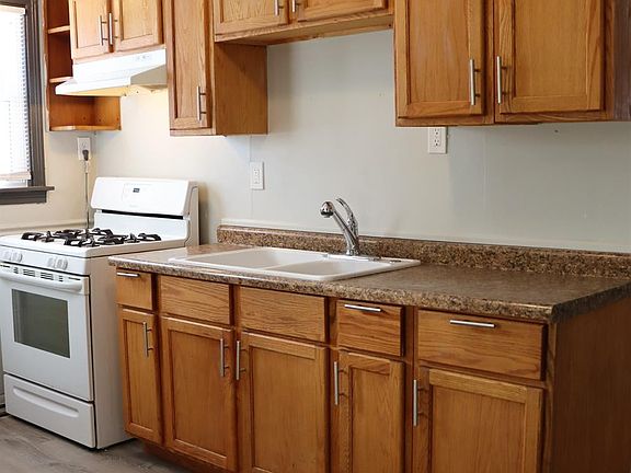 4th image of 3102 W 40th Ave